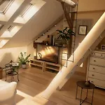 Loftovy Uplne Centrum * 브라티슬라바