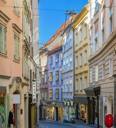 Priestranny V Uplnom Centre * Bratislava