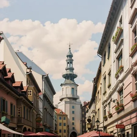 Appartement Priestranny V Uplnom Centre